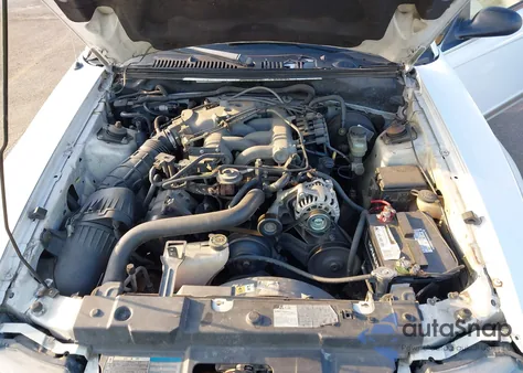 2002 Ford Mustang z USA, uszkodzony, nr VIN 1FAFP44412F170383